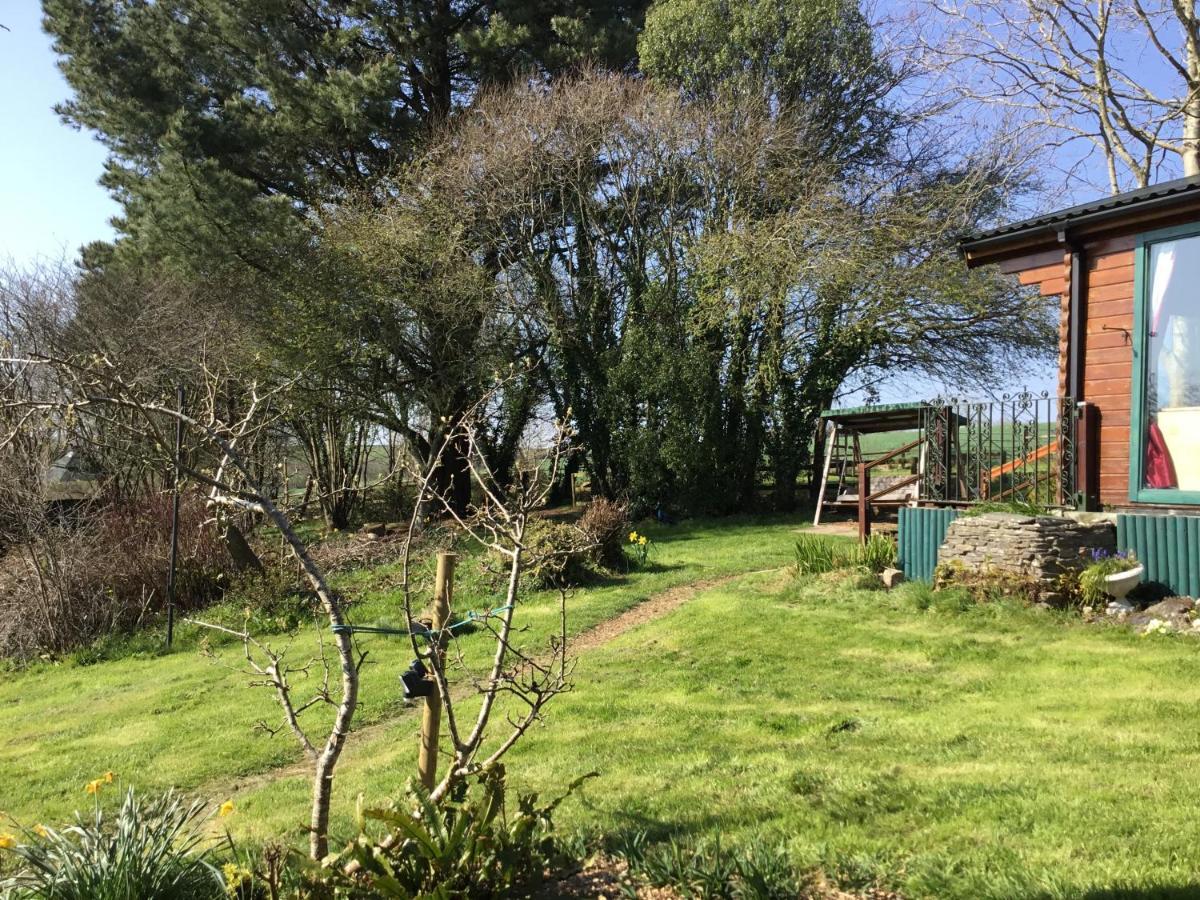 Tudor Lodge With Pool & Bbq Cabin Liskeard Exterior photo