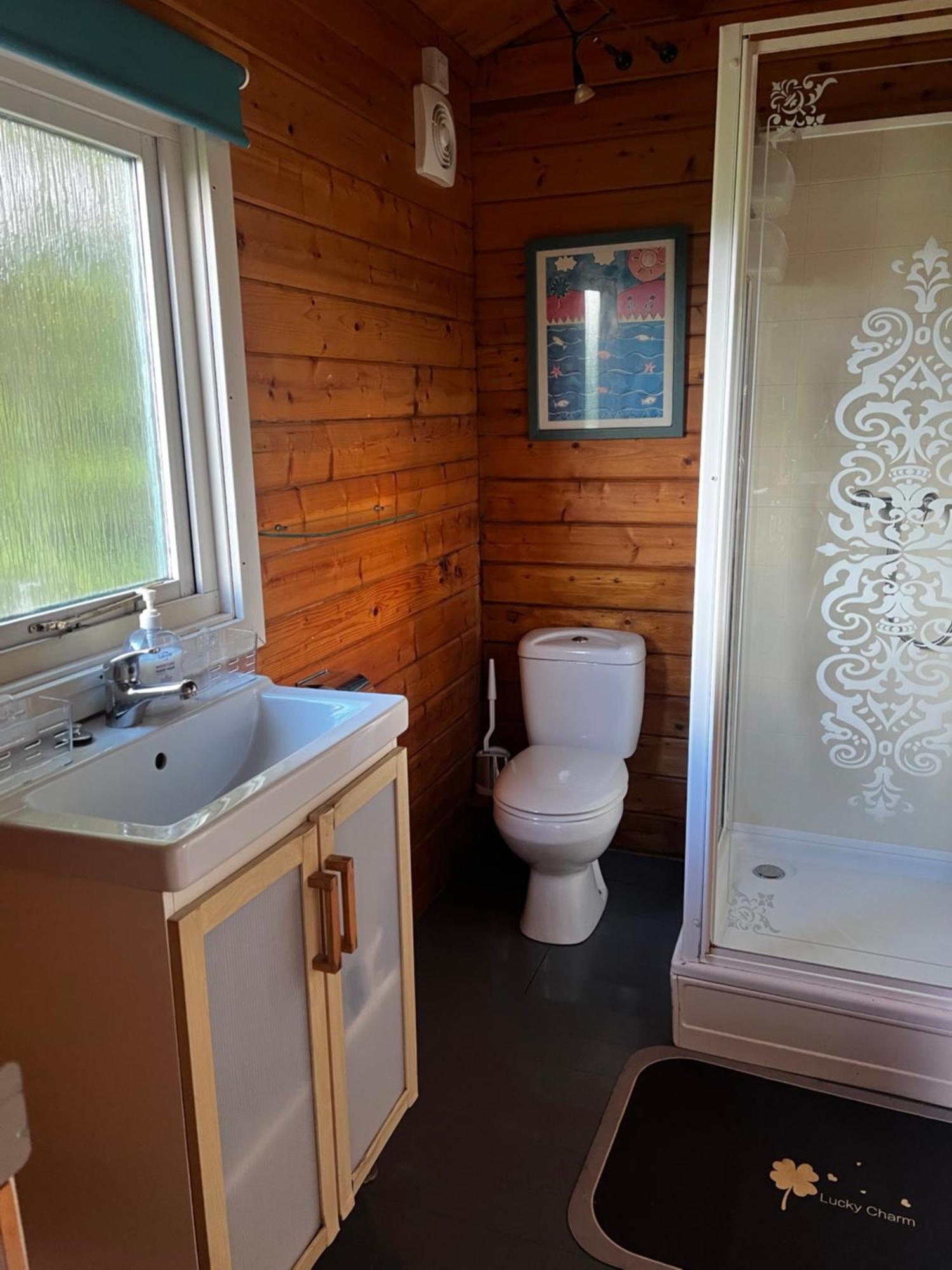 Tudor Lodge With Pool & Bbq Cabin Liskeard Exterior photo